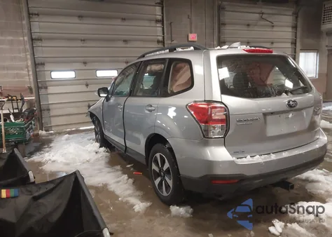 2017 Subaru Forester 2.5I z USA, uszkodzony, nr VIN JF2SJABC4HH549976